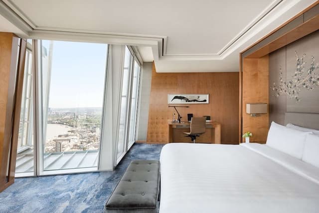 Iconic City View Room - 1 King