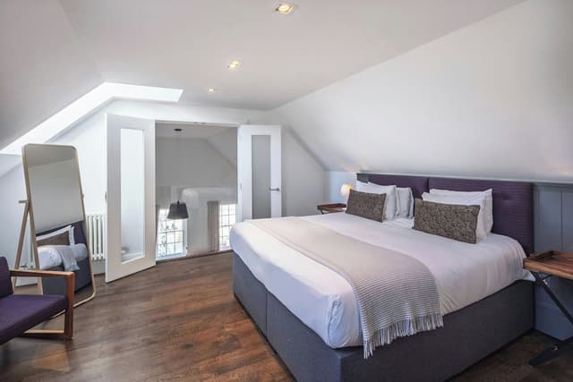 Suite, 3 Bedrooms