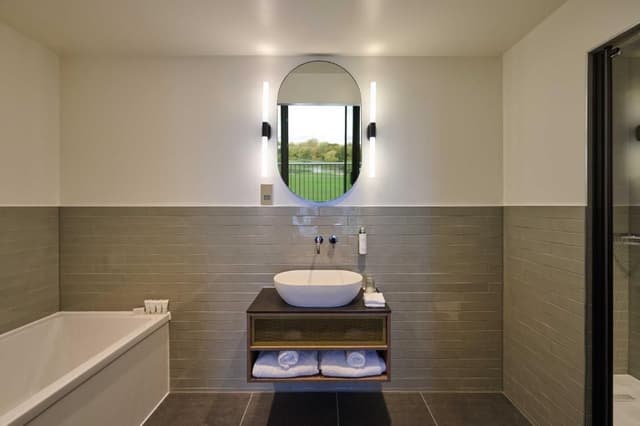 Brabazon House Suite
