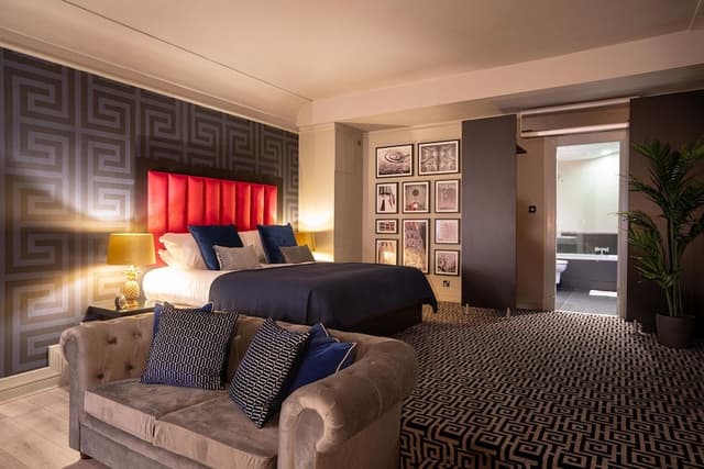 Grand Suite, 1 King Bed, Non Smoking, City View
