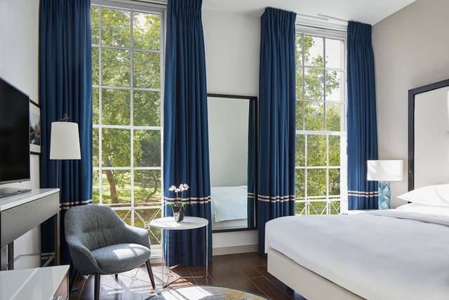 Superior Room, 1 King Bed