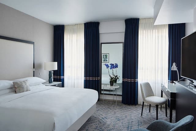 Superior Room, 1 King Bed