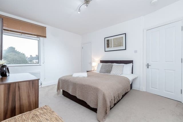 Luxury Apartment, 2 Bedrooms (split level)