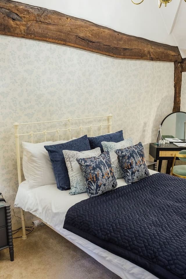 Traditional Double Room, 1 Double Bed, Private Bathroom