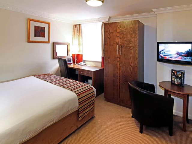 Small double room 1 double bed
