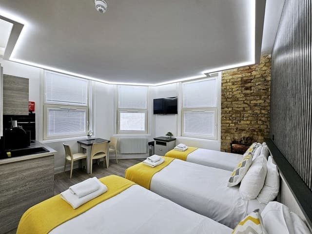 Triple Room