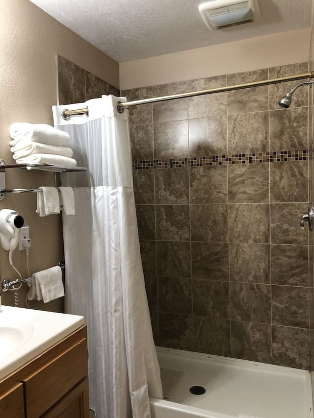 1 King Bed, Non-Smoking Room