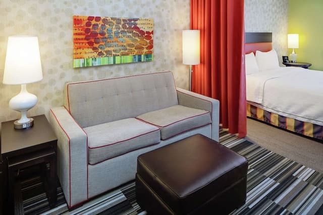 Studio, 1 King Bed, Accessible