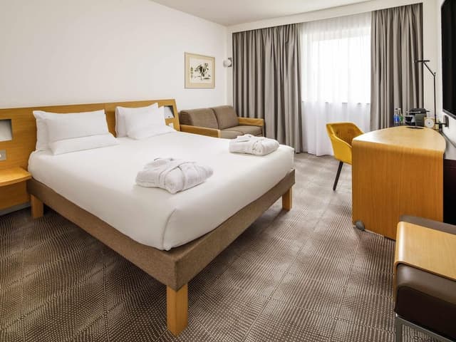 Executive Room, 1 Queen Bed with Sofa bed