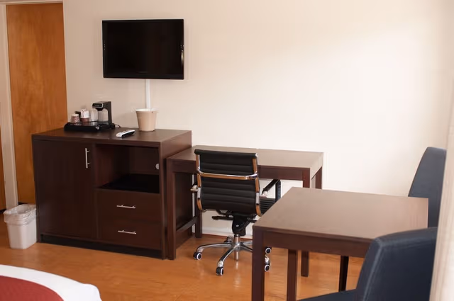 Standard Room, 1 Queen Bed