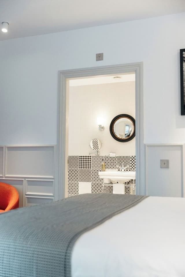 SUITE EMILLE