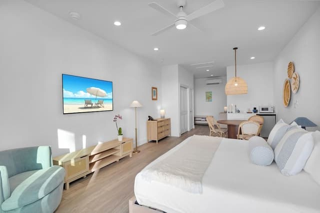 Premium Waterfront Room with King Bed & Private Covered Porch/Balcony Non-Smoking