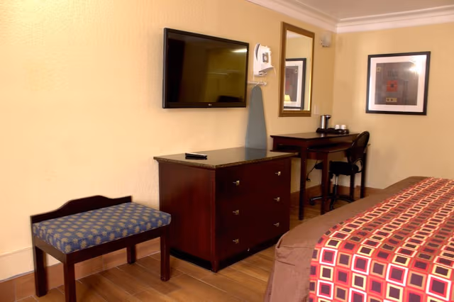 Standard Room, 1 King Bed, Accessible