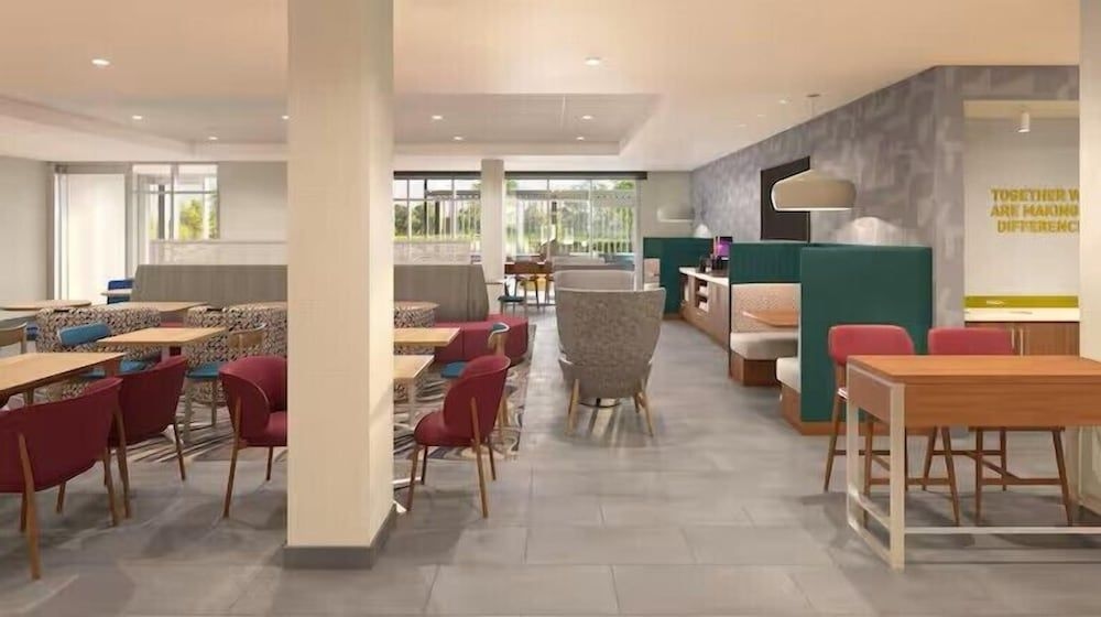 Radisson Hotel and Suites Chelmsford / Lowell2