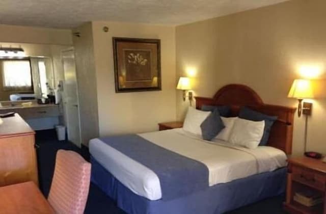 Standard Room, 1 King Bed, Smoking