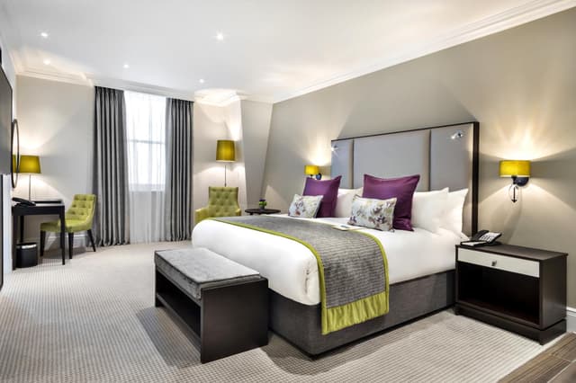 Premium King Room