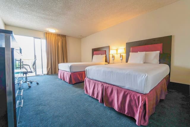 Room, 2 Double Beds, Poolside