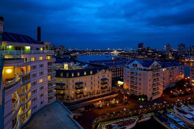 Abingdon & Kensington Penthouse Suite