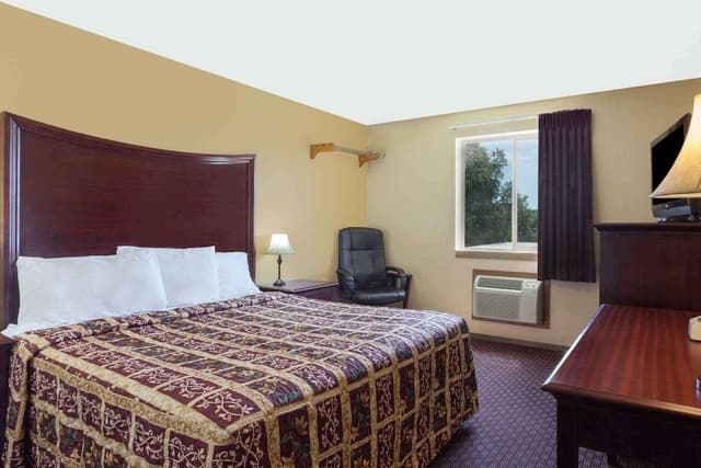 Room, 1 Queen Bed, Accessible, Non Smoking (Mobility)