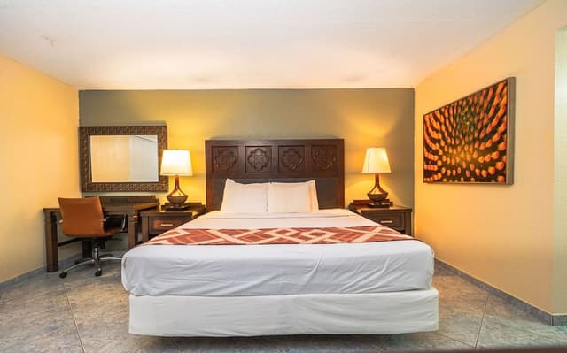 Deluxe Room, 1 King Bed