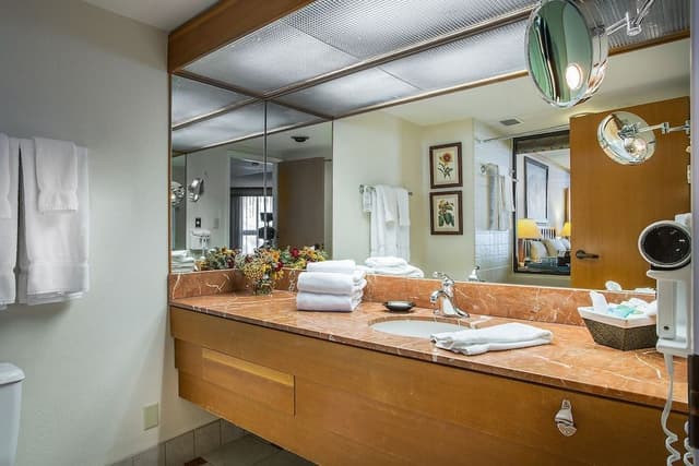 Traditional Room, 2 Queen Beds, Mountain View