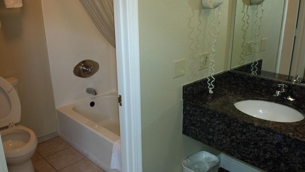 Regency Inn And Suites2