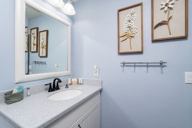 Premier Condo, 2 Bedrooms, 2 Bathrooms, City View (unit 303)