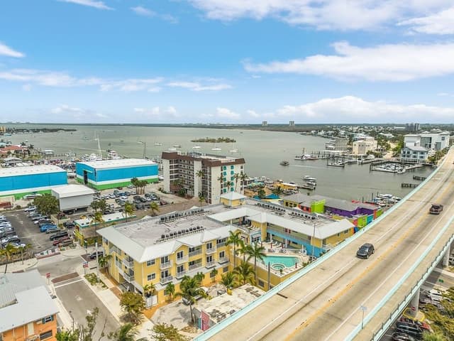 Condo, 2 Bedrooms
