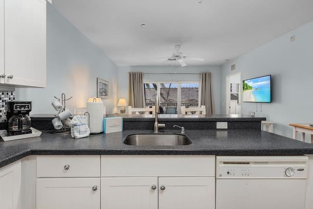Condo, 2 Bedrooms