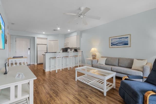 Condo, 2 Bedrooms