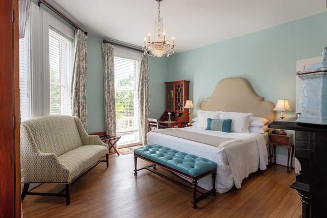 Grand Room, 1 King Bed (Russell Fiore)