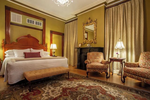 Luxury Room, 1 King Bed (John Wesley)
