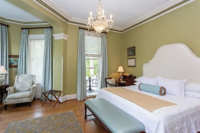 Grand Room, 1 King Bed, Balcony (Johnny Mercer)