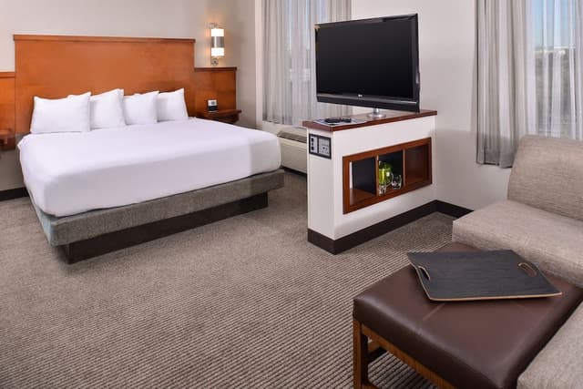 Room, 1 King Bed (High Floor)