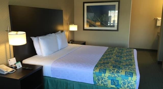 Deluxe Room, 1 King Bed (Upstairs room, stair access only)
