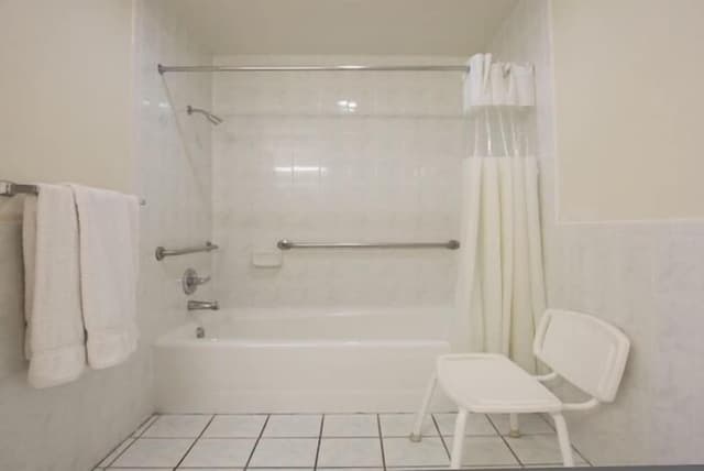 Standard Room, 1 King Bed, Accessible (Ground floor)
