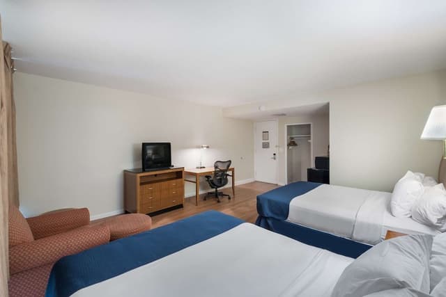 Room, 2 Queen Beds, Non Smoking