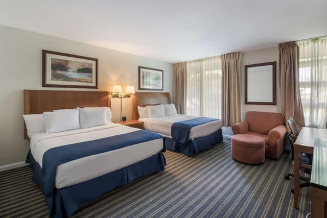 2 Queen Beds Non-Smoking
