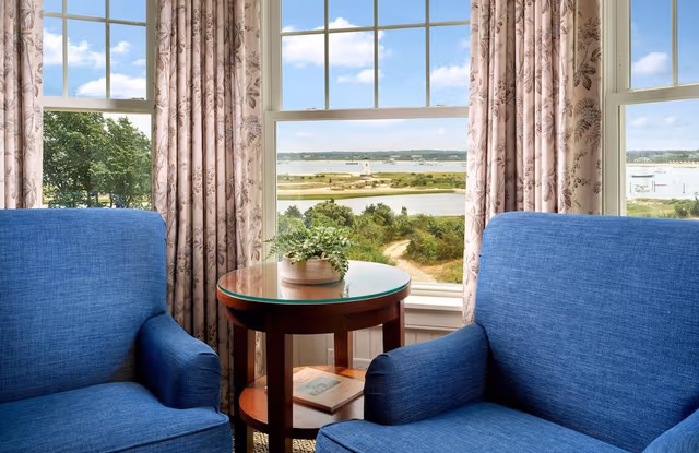 Historic 1 Bedroom Suite Ocean View