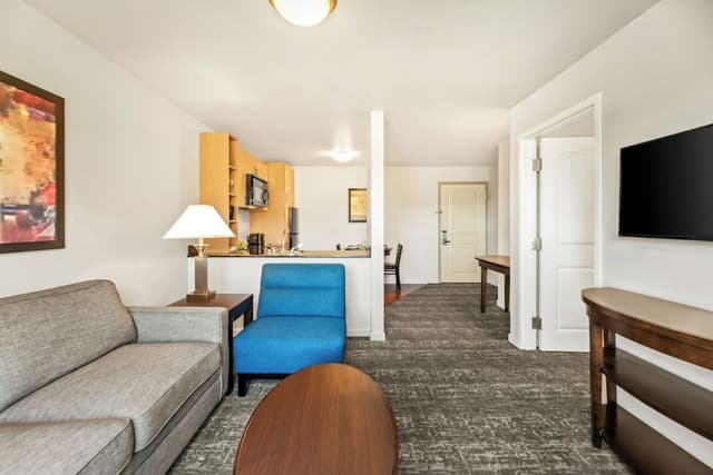 Comfort Suite, 2 Queen Beds, Roll-in Shower