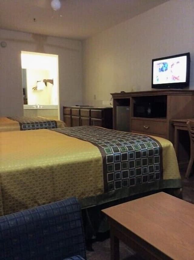 Deluxe Room, 2 Queen Beds, Smoking
