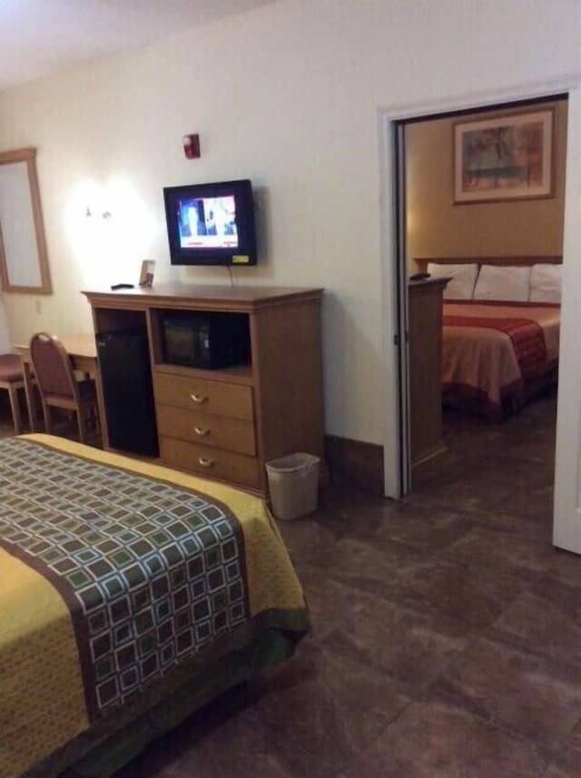 Deluxe Room, 2 Queen Beds, Smoking