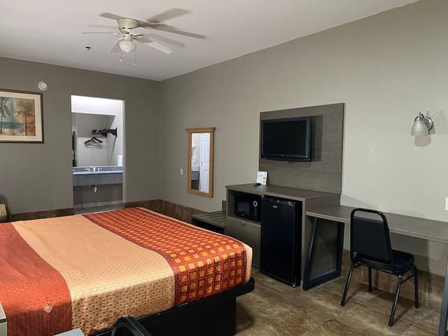 Deluxe Room, 1 King Bed, Non Smoking