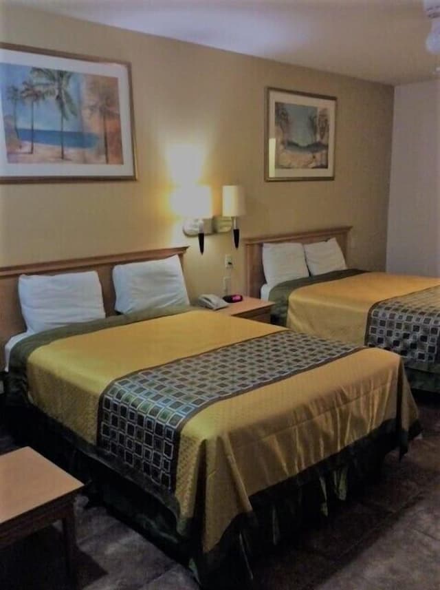 Deluxe Room, 2 Queen Beds, Smoking