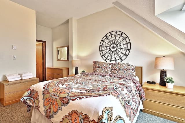Condo, 2 Bedrooms, Mountain View