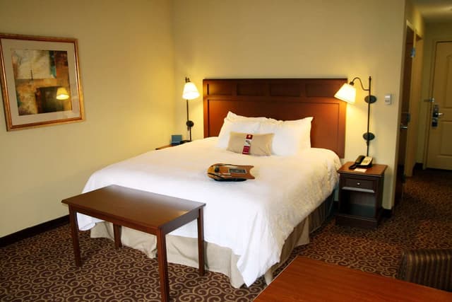 1 KING BED NONSMOKING