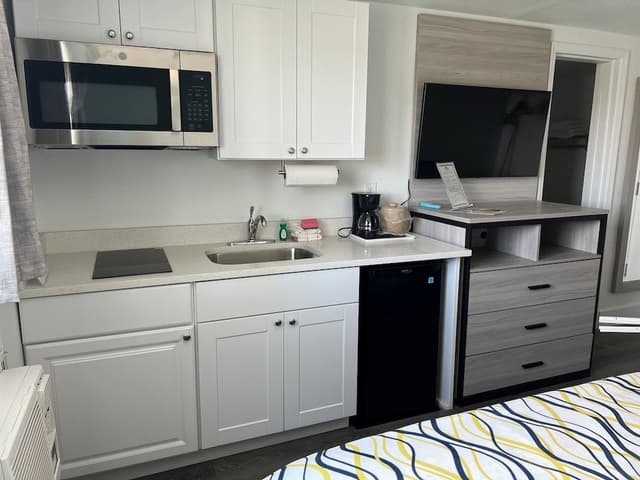Deluxe Room ,1 Full Size Bed, Kitchenette