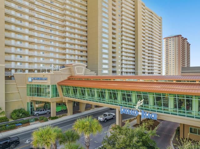 Apartment (Emerald Beach Resort 1834 - Beachfron)
