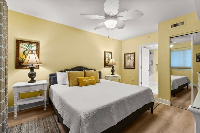 Apartment (Emerald Beach Resort 1834 - Beachfron)