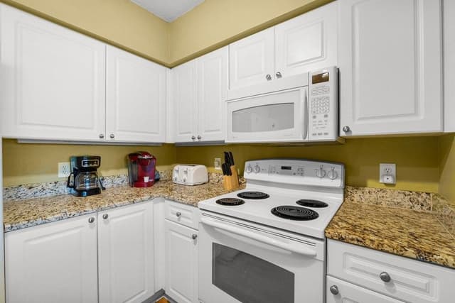 Apartment (Emerald Beach Resort 1834 - Beachfron)